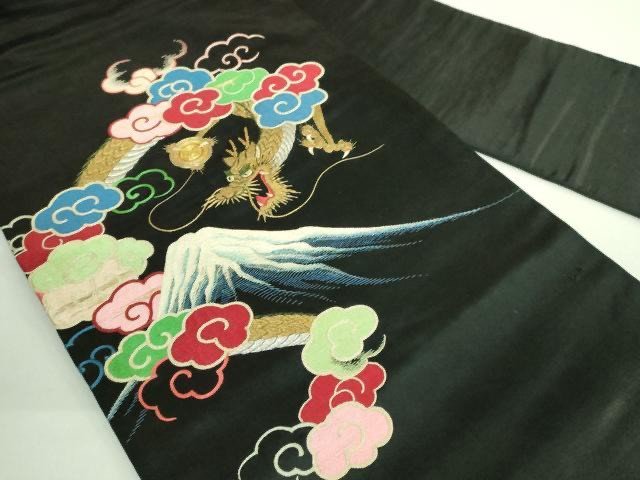 Dragon detail
