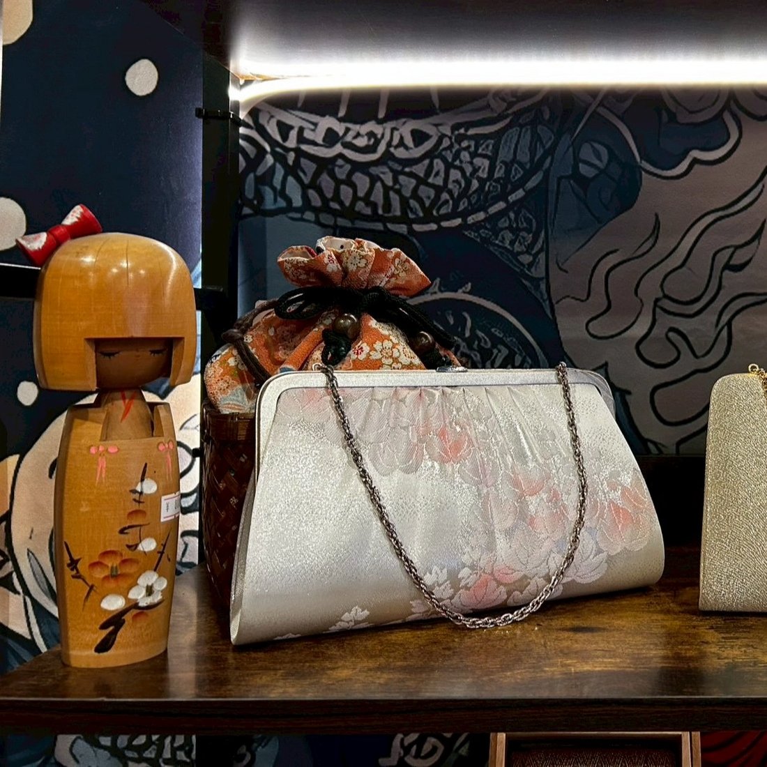Kokeshi and bags